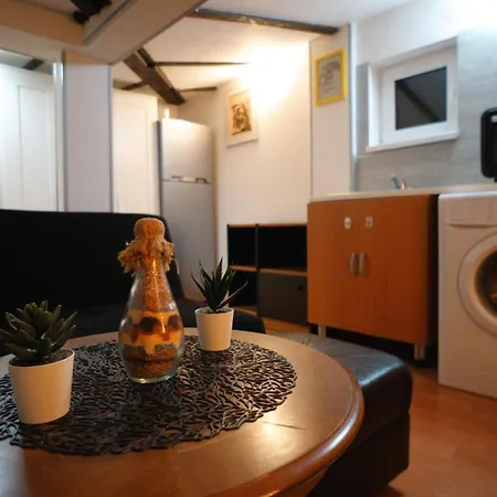 2-room Cozy Retreat Near Center דירה בוקרשט
