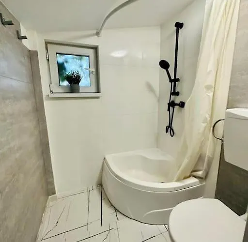 Lejlighed 2-room Cozy Retreat Near Center Bukarest