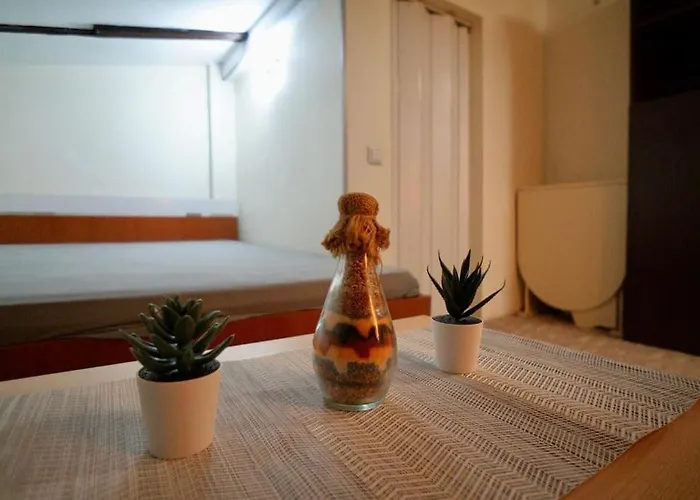 2-room Cozy Retreat Near Center Apartament